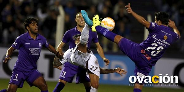 ovacionuy's tweet photo. #Sudamericana | FInal: Defensor y Lanús empataron 0-0 en 90'. Habrá penales. #DSCvsLAN
►http://t.co/a6xfOozgRf◄ http://t.co/3JgIBL5Rrr