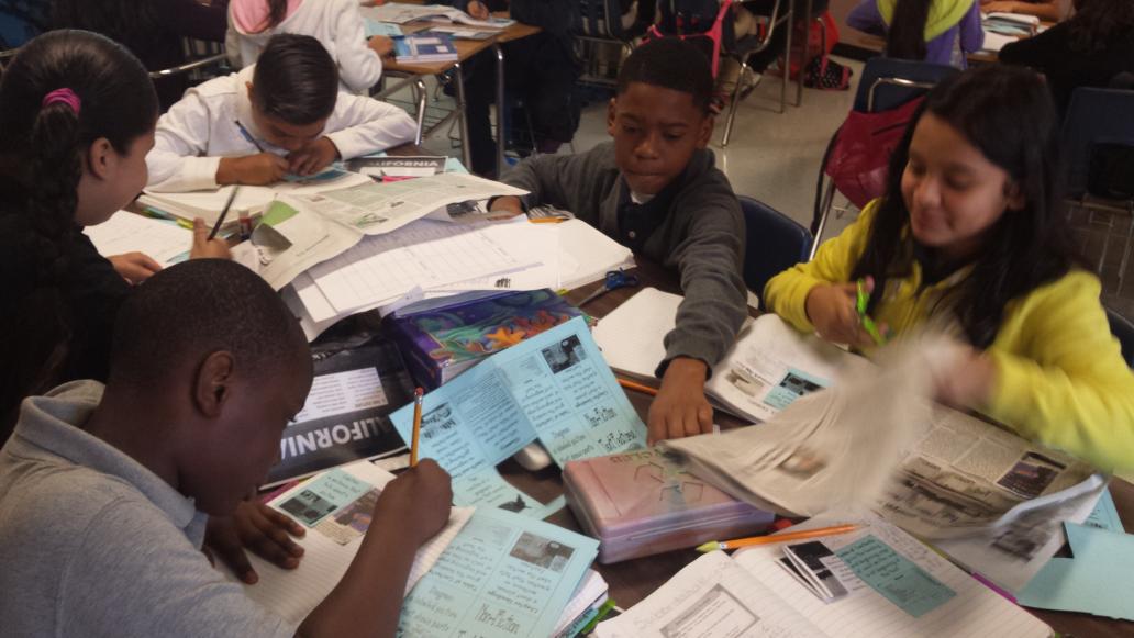 schumacherreads's tweet image. #textdetectives on the hunt for clues.#textfeatures #5th graders #ce15 @StehlikStallion