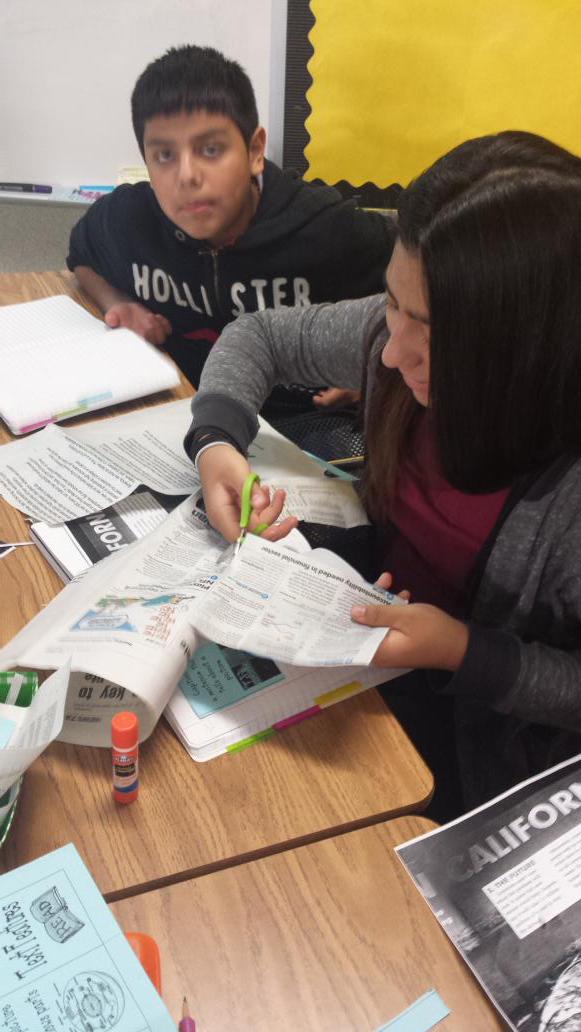 schumacherreads's tweet image. #textdetectives on the hunt for clues.#textfeatures #5th graders #ce15 @StehlikStallion