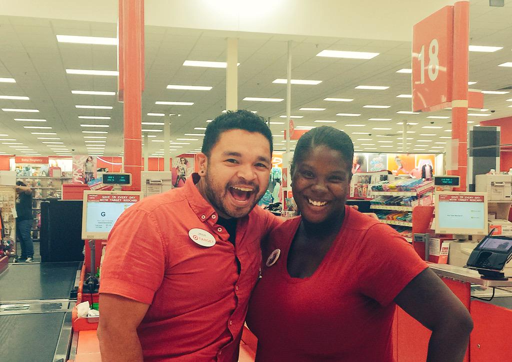 JesusTovar1's tweet image. Na'Coyia just keeps taking care of our guests! Helped 3 of them save money! #G391Engagement #T1770 #REDcards