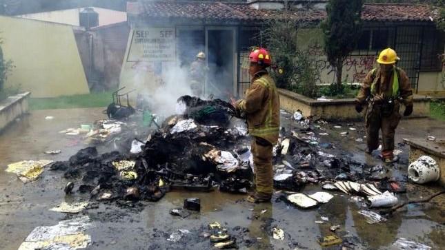 CNTE destrozan oficinas en Chiapas - CQRxugLWUAA0AyF