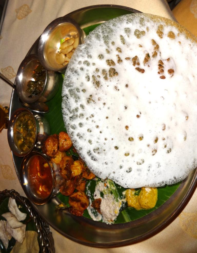 gitahari's tweet photo. Authentic Chettinad fare @ITCHotels #ChefSundar&Kasi crunchyvadai pradaman appam malabarparota #Dakshin Coastal http://t.co/c6SZwug1L3