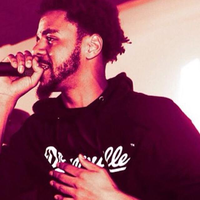 JColeStuff's tweet photo. http://t.co/fdtapHOTSE