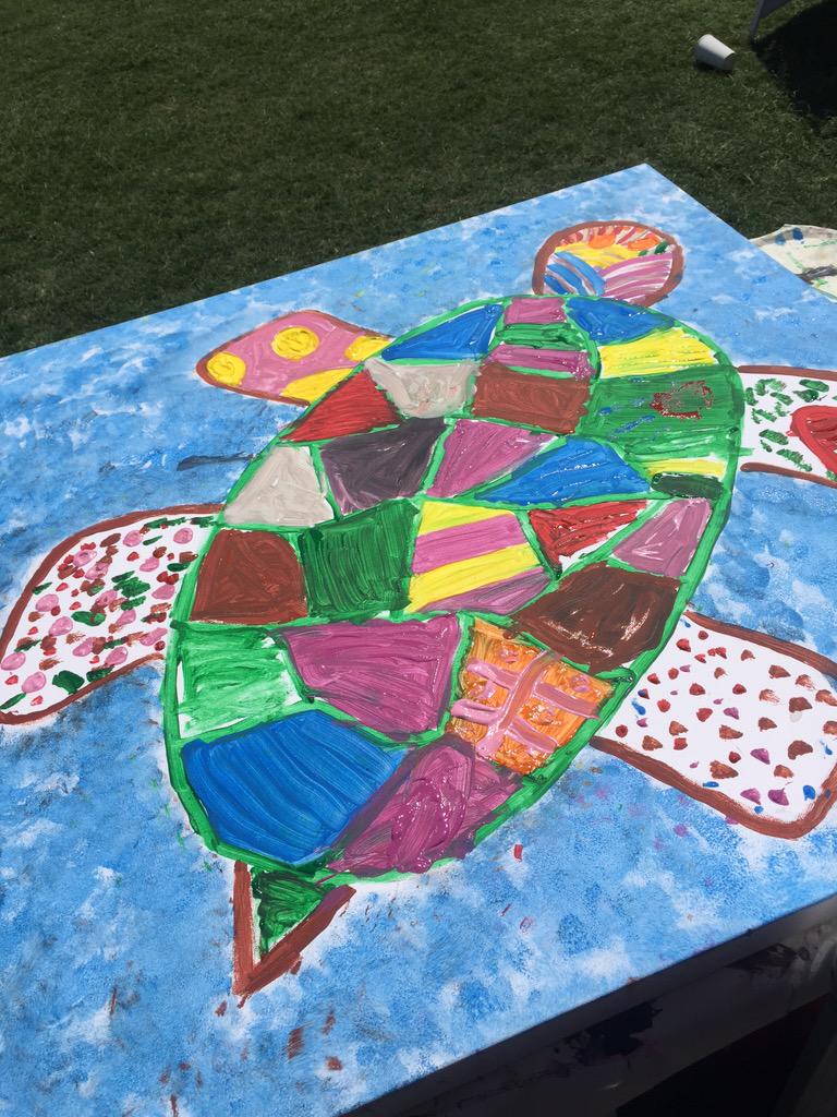 DeadlyChoices's tweet photo. The arts and craft station has been busy all day, how creative are out kids. http://t.co/aSElERVWZr