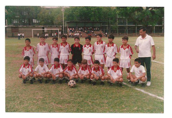 ajlopezmarquez's tweet photo. TBT =) @guss1983 @gfejervary @fercho83 @SotoRisson @Josetos @Lpetit4 @victorsalom @ZeppenfeldtM @gandrade83 http://t.co/DOXRpC1lG3