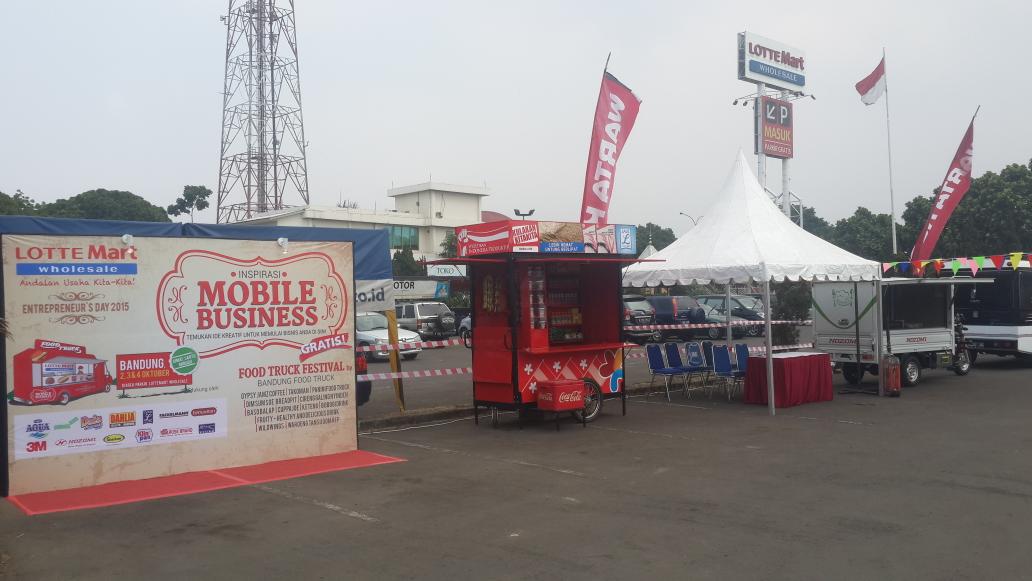 debbytj's tweet photo. Entrepreneur's Day @lottewholesale  dimulai hari ini :) banyak acara seru sampai malam nanti http://t.co/Ka1u4UqWwu