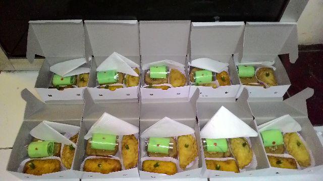 DeLekker's tweet photo. Snack box delekker ready to go!! 
Order via wa or telp 081287807888 http://t.co/7DWPzrRKpd