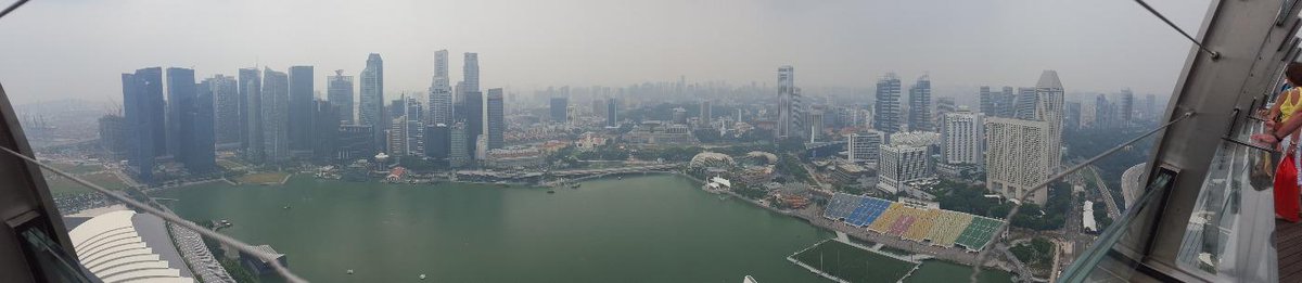 AVOneVision's tweet photo. One Vision in Singapore!  Very smoky but still an impressive view http://t.co/oG72848zvd