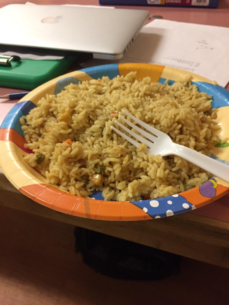 Tanner_Brake's tweet image. Two bags of microwave rice because I've been doing all of my weekly homework for 8 hours.  #2AMSnack