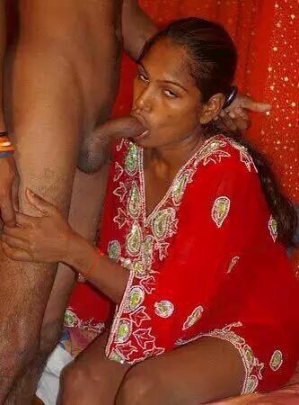 keddavan2's tweet photo. Pakathu veedu aunty nalla oompura http://t.co/O19FemyjP0