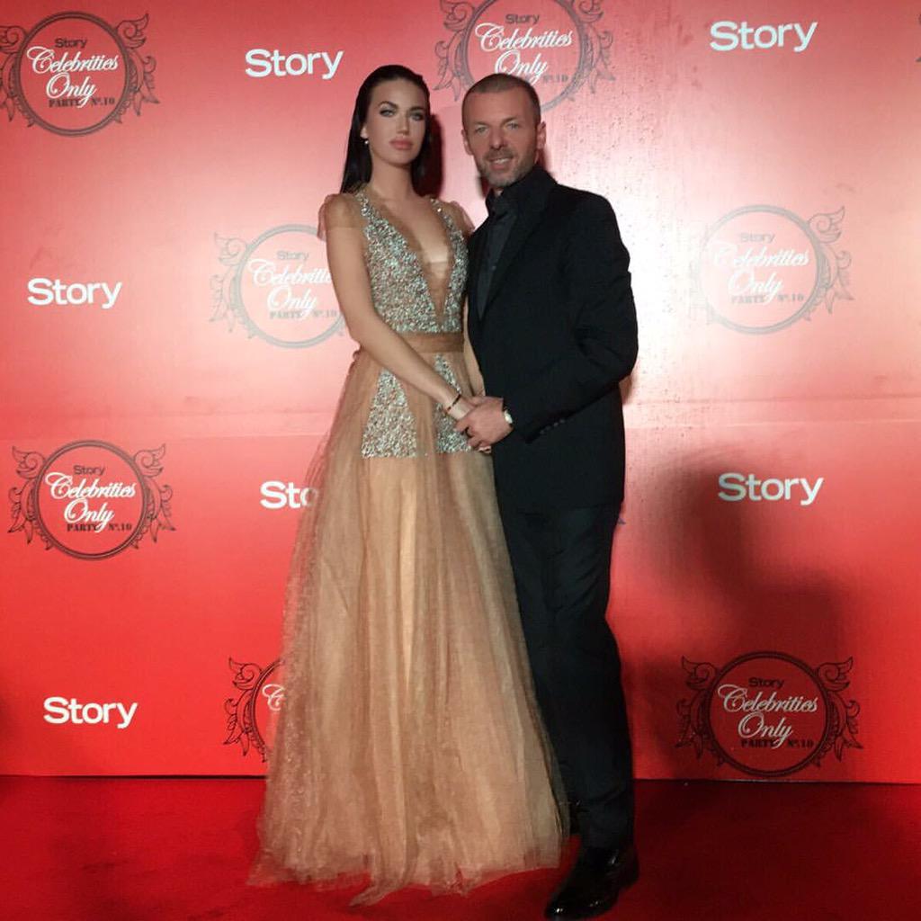sdekaric's tweet photo. ✨Story Magazin Party✨ @storyrs #press #luxtogo @lux_to_go #tamaraandsimon http://t.co/vUF2MTTkhz