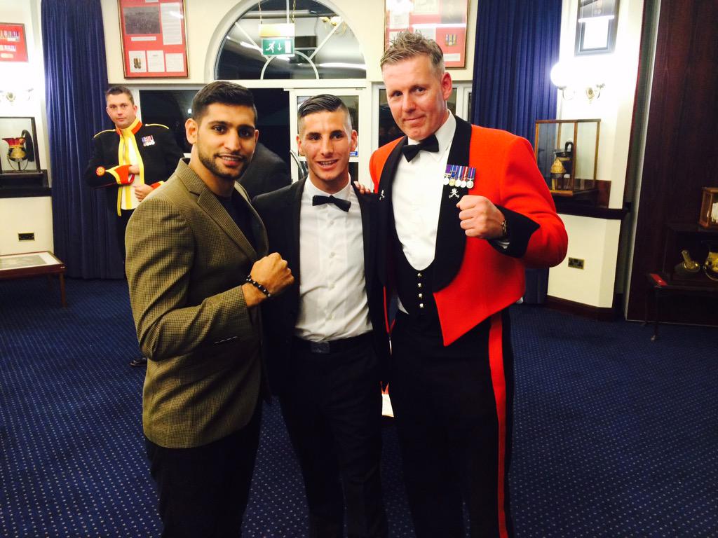 ROSSTHEBOSS_B's tweet photo. A great evening last night thanks to @BoxingLancers with @armyboxcoach &amp; @AmirKingKhan 👊🏽 http://t.co/VycJysHfes