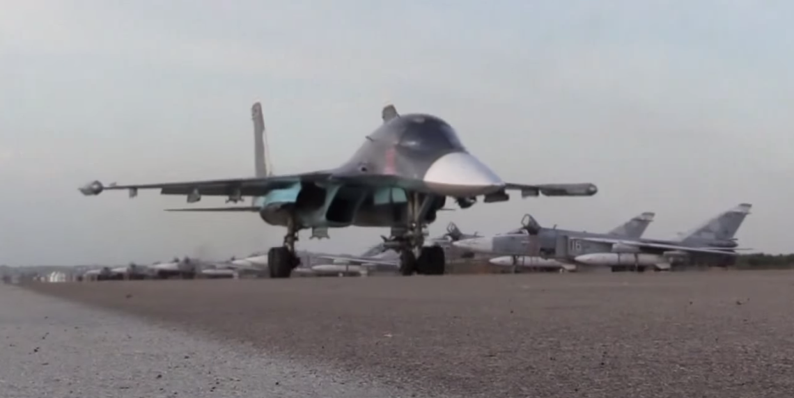 JulianRoepcke's tweet photo. #Footage
Russian ground attack jets Su-24 and Su-34 in #Latakia.
https://t.co/W9th5IBHyJ
#PutinAtWar #NFZ_NOW http://t.co/JFogM6a92z