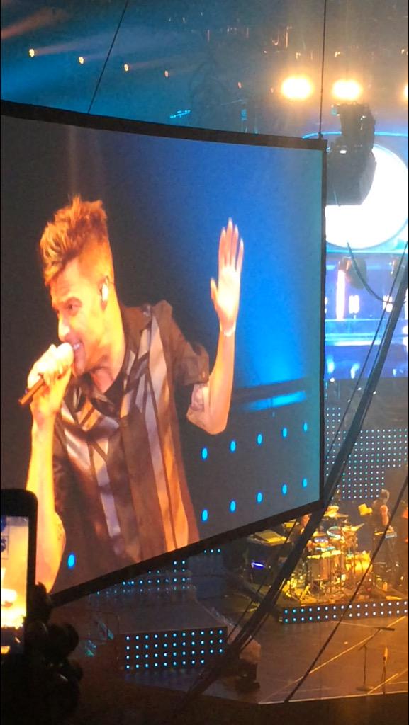 generdz's tweet photo. #RickyMartin #LaredoEnergyArena #LaredoTx ufff http://t.co/1RYsJnQ8l3
