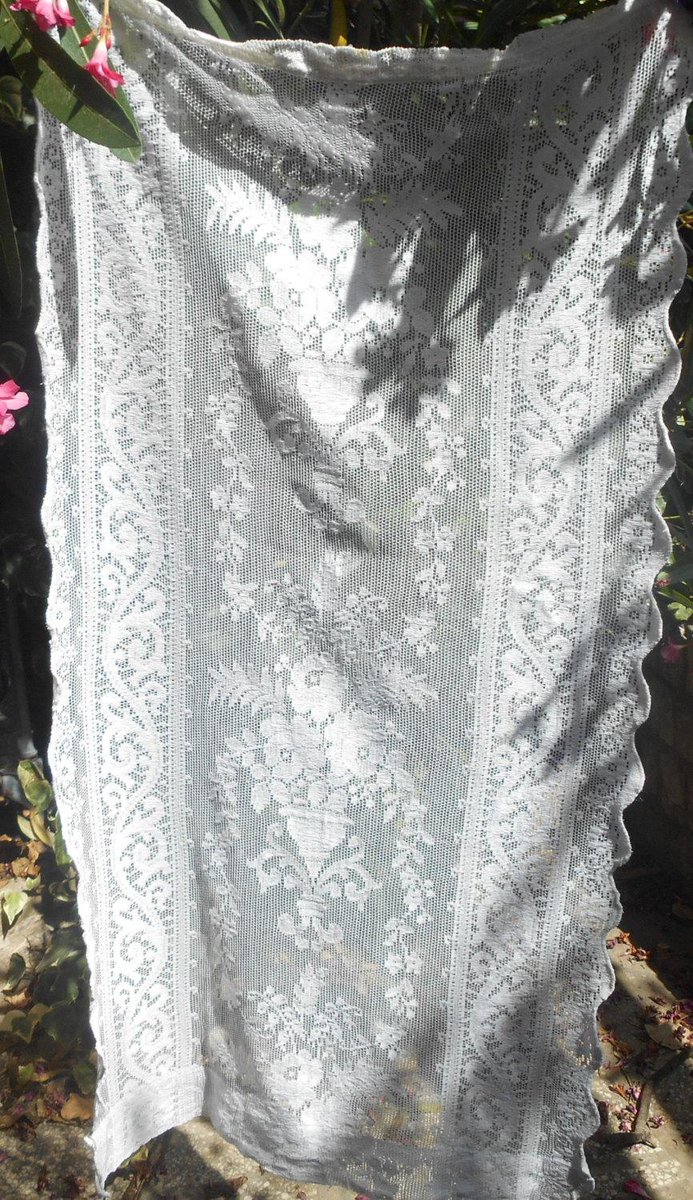SophieLadyParis's tweet image. Victorian White Filet Curtain Floral French Cotton Lace Panel etsy.me/1O2eQkl #FRENCHLINENS #WhitePanel