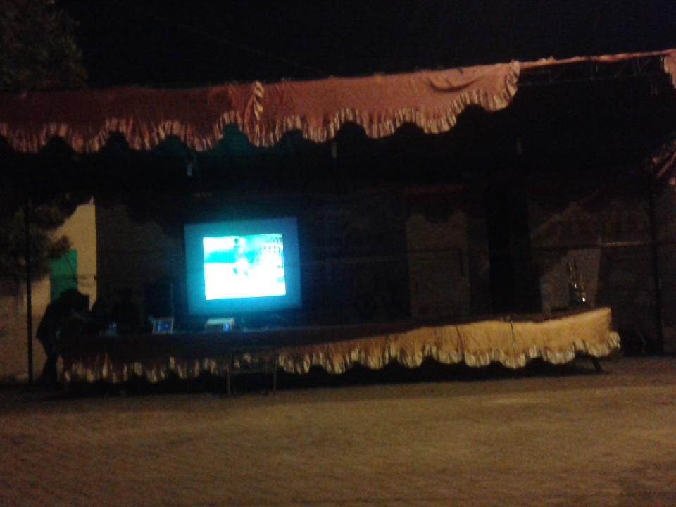 Pemutaran video selama pertandingan