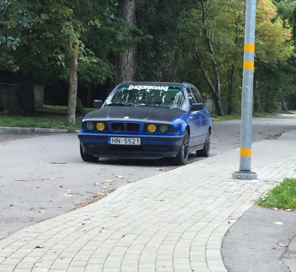 Ar4issss's tweet photo. @Stabo_lv Uz ielas noķerts E34 Touring ///MPower http://t.co/S3uzxYgPS8