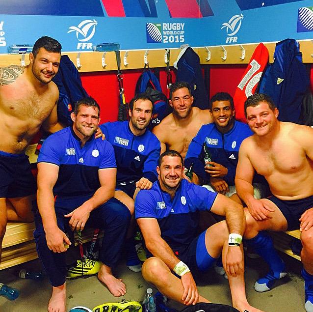 Nos Clermontois réunis après #FRAvCAN 💛💙 #ASM #RWC2015 (photo <a href="/JNCudmore/">Jamie Cudmore</a>)