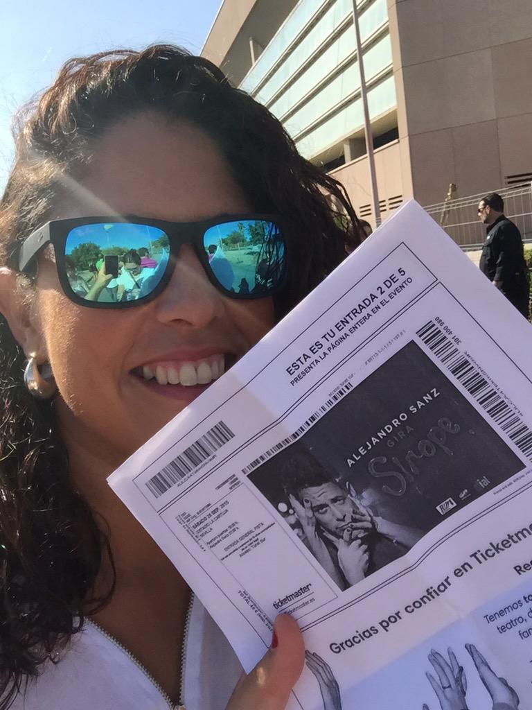 nihunu's tweet photo. Porque yo te como el corazón!!! @AlejandroSanz sin palabras. Maravillosa noche!!! Gracias!!! http://t.co/QR2O2znCRw