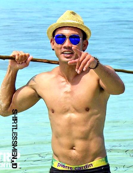 areamensindo's tweet photo. Deny Sumargo #shirtlessindo http://t.co/6inEfERFm0