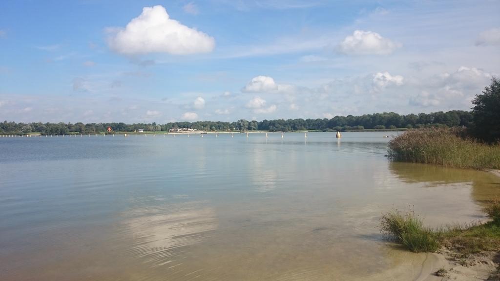 RejaNeesma's tweet image. Heerlijk! Vanochtend nog een uur in het buitenwater van strandheem kunnen zwemmen. Top begin van oktober. #triatleet