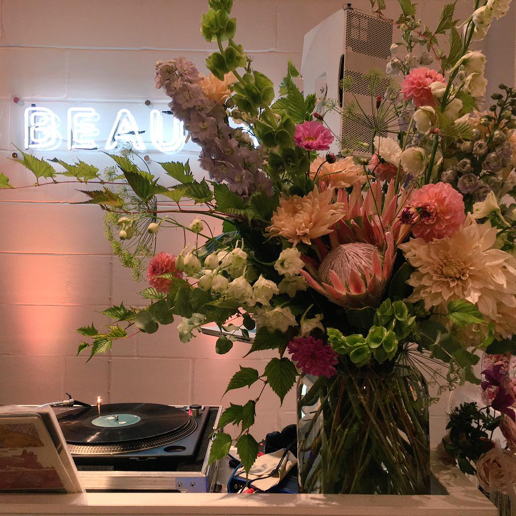 lellys_gallery's tweet photo. Thanks @hm #hmbeauty for the amazing #beautypopup #pickandmix last night... @_rosieglow http://t.co/ZREqwwODiB