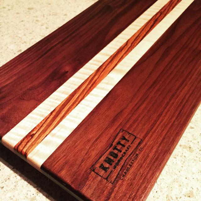 KnottyWoodcraft's tweet photo. A custom walnut/maple/zebrawood serving tray #knottywoodcraft #servingtray #cheesplate http://t.co/lKEhHKqRVZ