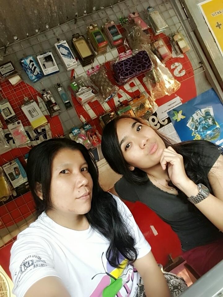 FloraYuditya's tweet photo. Pagi" blom pd mandi dah selfian ja nih 😁😀 http://t.co/zGROEbnNKO