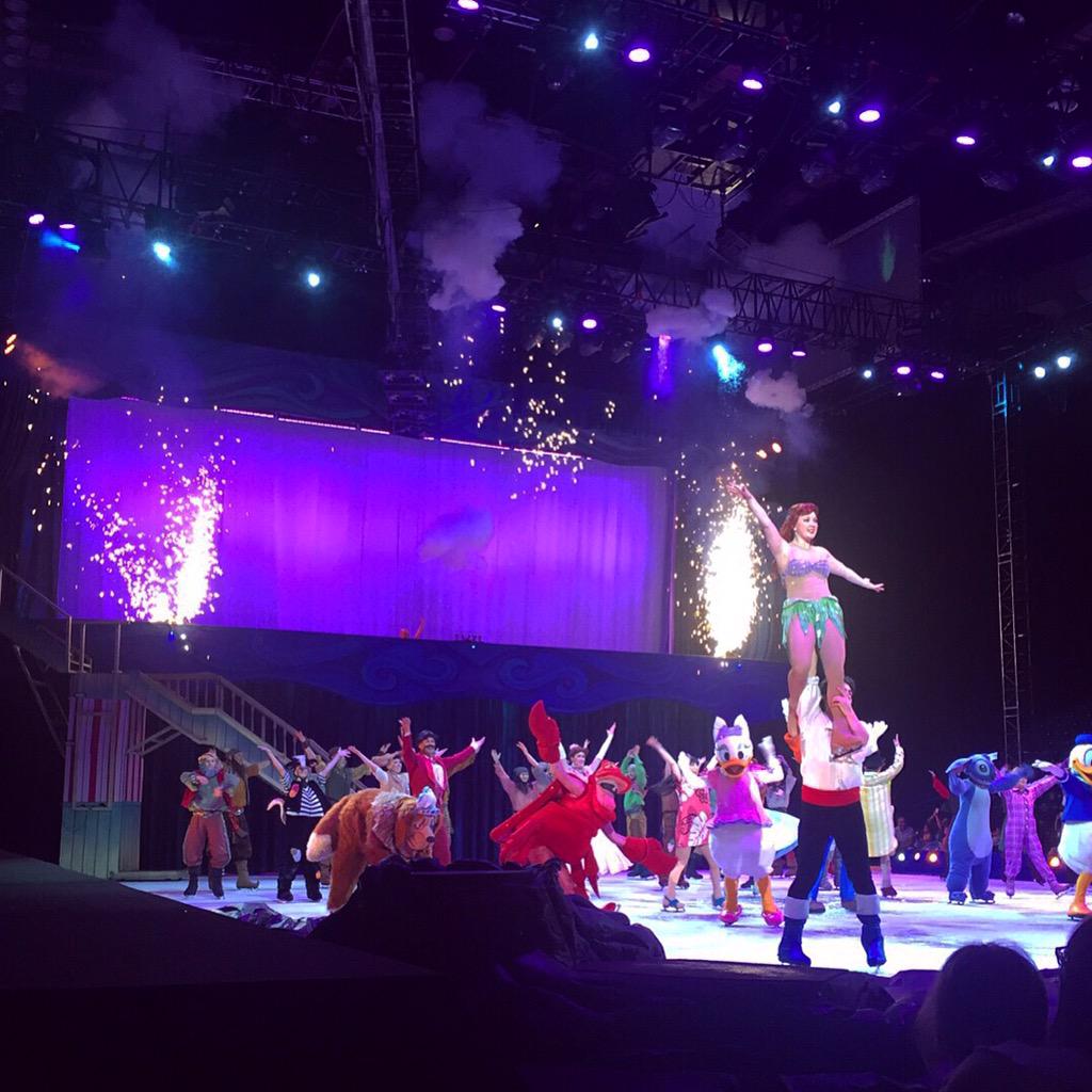 OrChasson22's tweet photo. #disneyonice #work #עדמתי #יודעתאתכלהופעהבעלפה 🎿😍😳 http://t.co/iHymZFicD6