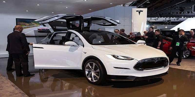 _Harshalin's tweet photo. IS THE @TeslaMotors #ModelX THE COOLEST #SUVs #everbuilt ? http://t.co/sDfKTiOhu4 #WMI #WhatsMovingIndia #India http://t.co/XqsEDXg7i7