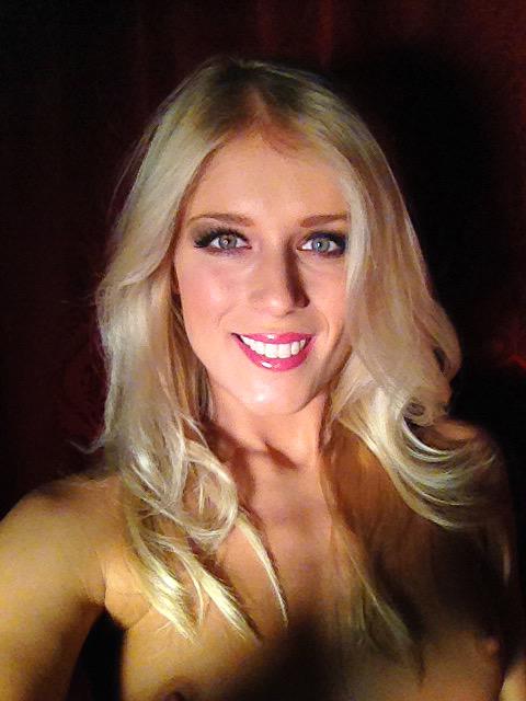 Hi everyone! Today shoot for some sexy computer game 😎😘🎥😊 http://t.co/YgyljP30ek