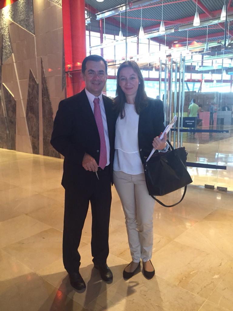 cristi_robles's tweet photo. Con @EnriqueNadales1 de @malagaimfe en el  segundo día de #malagaemplea ¡gran iniciativa de #RRHH! cc @FDEVictoria http://t.co/BIZMpB3YTP