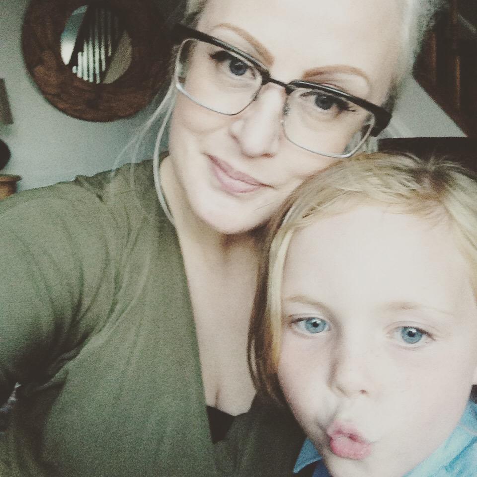 nicolaazz's tweet image. Fun night at Rockies ... Yummy tea x helped the gorgeous goddaughters with their homework x #templebuilding #love