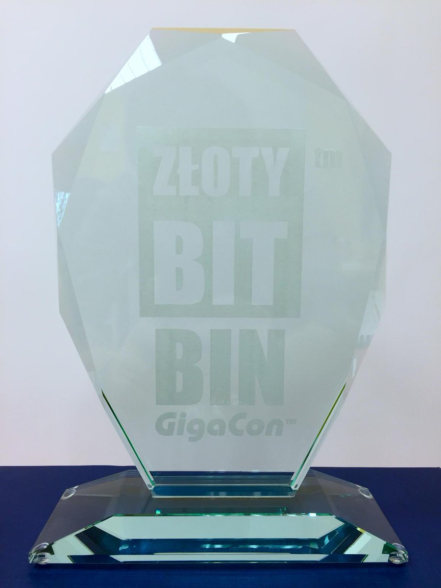 lukaszmilic's tweet photo. Taki ładny przycisk do papieru na biurko mam;) nagroda za prezentację #ShadowProtect na #gigacon bin http://t.co/7pVOvr7sEd