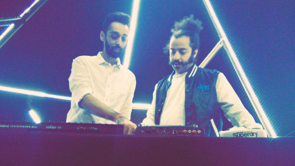 pepsimtvindies's tweet photo. Look who's bro-nding at the @SuperdryIndia @krunklive sessions shoot #SLKS http://t.co/T8xKFmXFxr