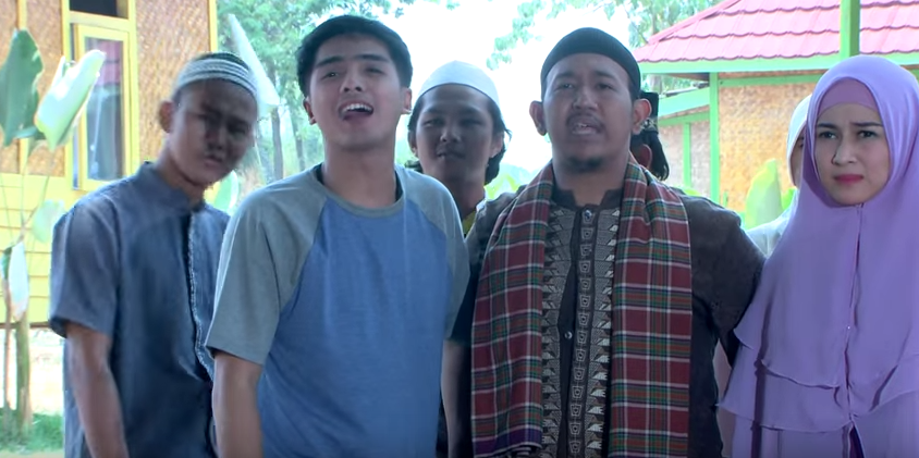 SCTV's tweet photo. Ki Lurah bakal tutup pesantren tapi Pangeran malam meledeknya.
Saksikan @ASPRO_PANGERAN malam ini, pkl 18.30 WIB http://t.co/KLQL3yZ5vY