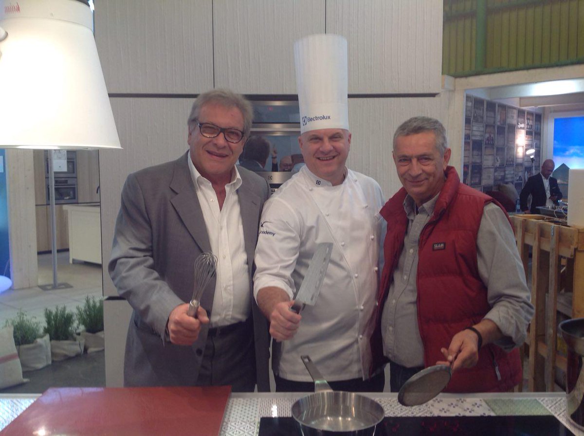 madeamanoitaly's tweet photo. From left to right, Maurizio #Minacciolo, the #Electrolux kitchen chef and Rosario Parrinello #madeamano #cersaie http://t.co/KxIgrZyqOJ