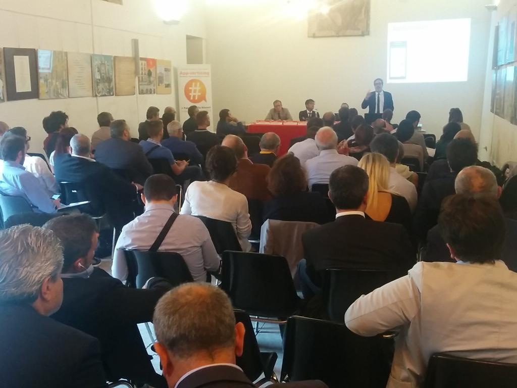 Jaky_Co's tweet photo. @fpassantino evangelist di @gluca "libro imperdibile" http://t.co/bhX6Z1irtS #appvertising #federpubblicità http://t.co/r0HpfO7ZdT