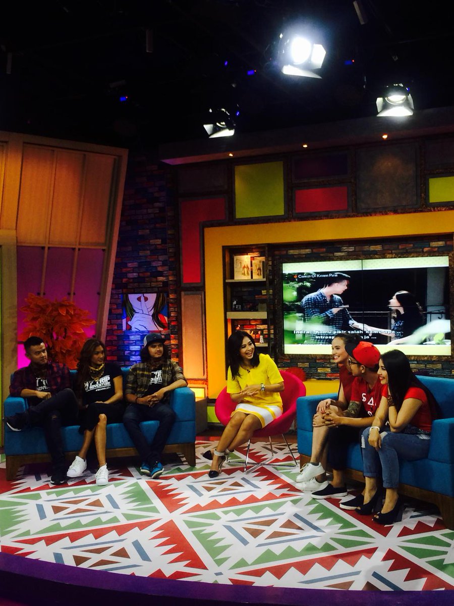 TRANSTV_CORP's tweet photo. Seperti apa keseruan Host @katakanputusttv &amp; Host @myTrip_myAdvntr ? Tonton @rumpi_ttv Now http://t.co/tCdrJfcx5z