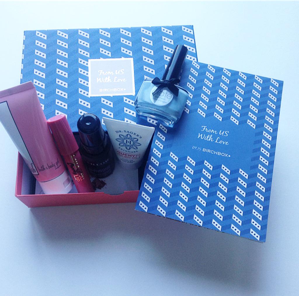 #FF @Running_Heroes le facteur est passé. Une très jolie découverte @BirchboxFR #allheroes #birchbox #fromuswithlove