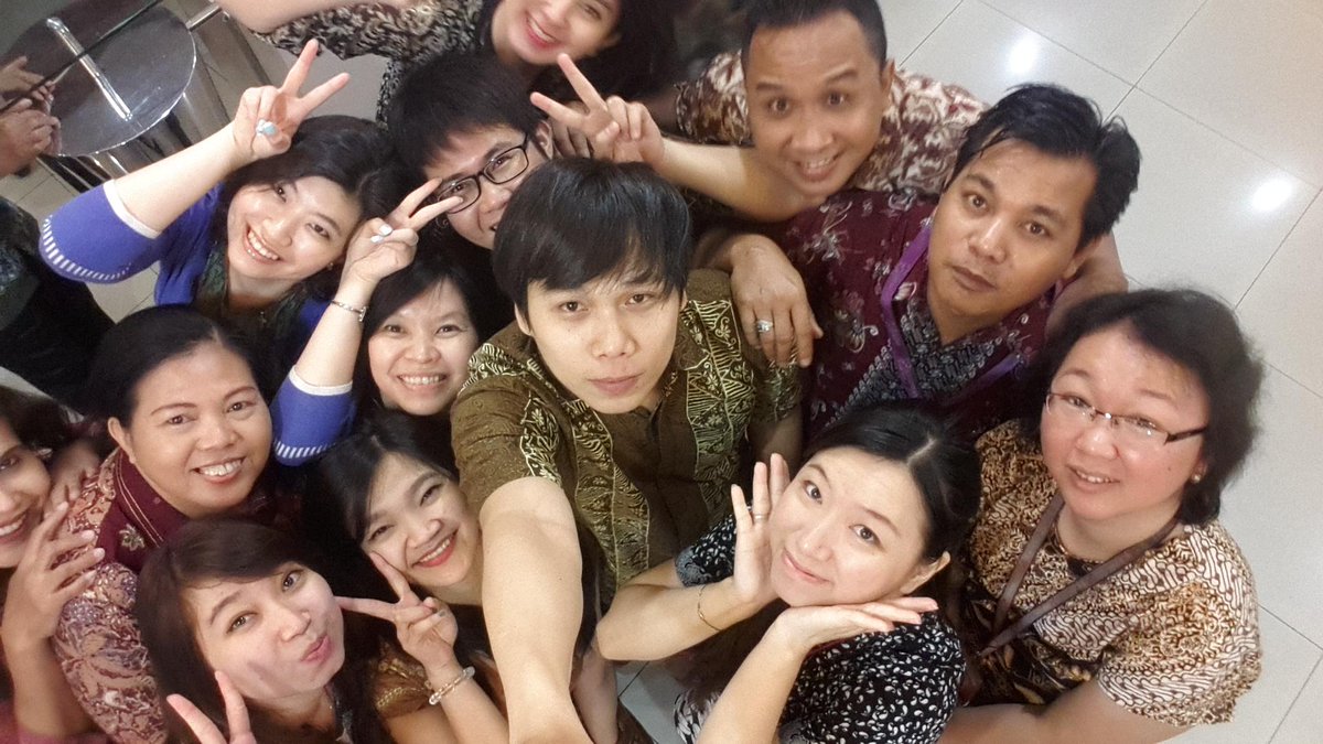 marlinadjayadi's tweet photo. #KantorTerbatik #CakrawalaMegaIndah #BatikNationalDay2015 -Marlina @101Jakfm @WikoIndonesia http://t.co/yn8udOWVdj