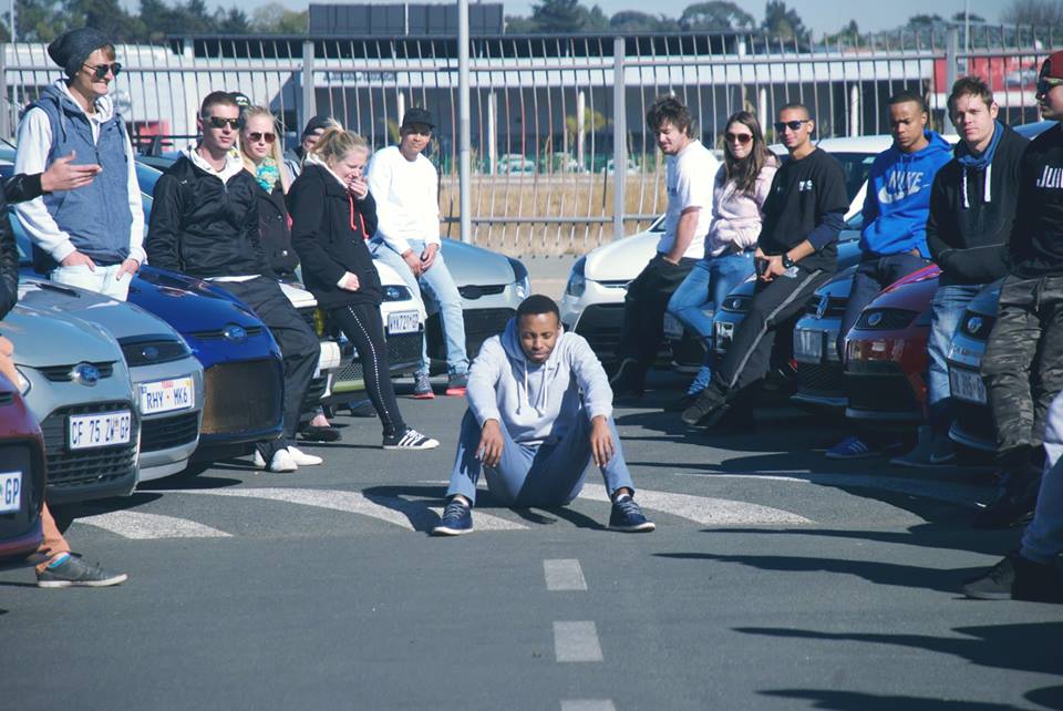 DatBoiBinks's tweet photo. How the whole rap game is looking at AKA... http://t.co/KSRNqeNoeF