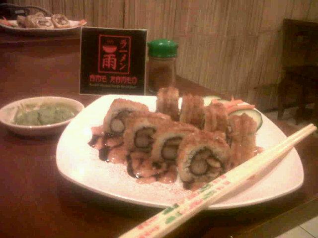 Razib_Rivaldi's tweet photo. New Order Harazuku Roll (fried sushi) @ame_ramen http://t.co/QUBLgVguPu