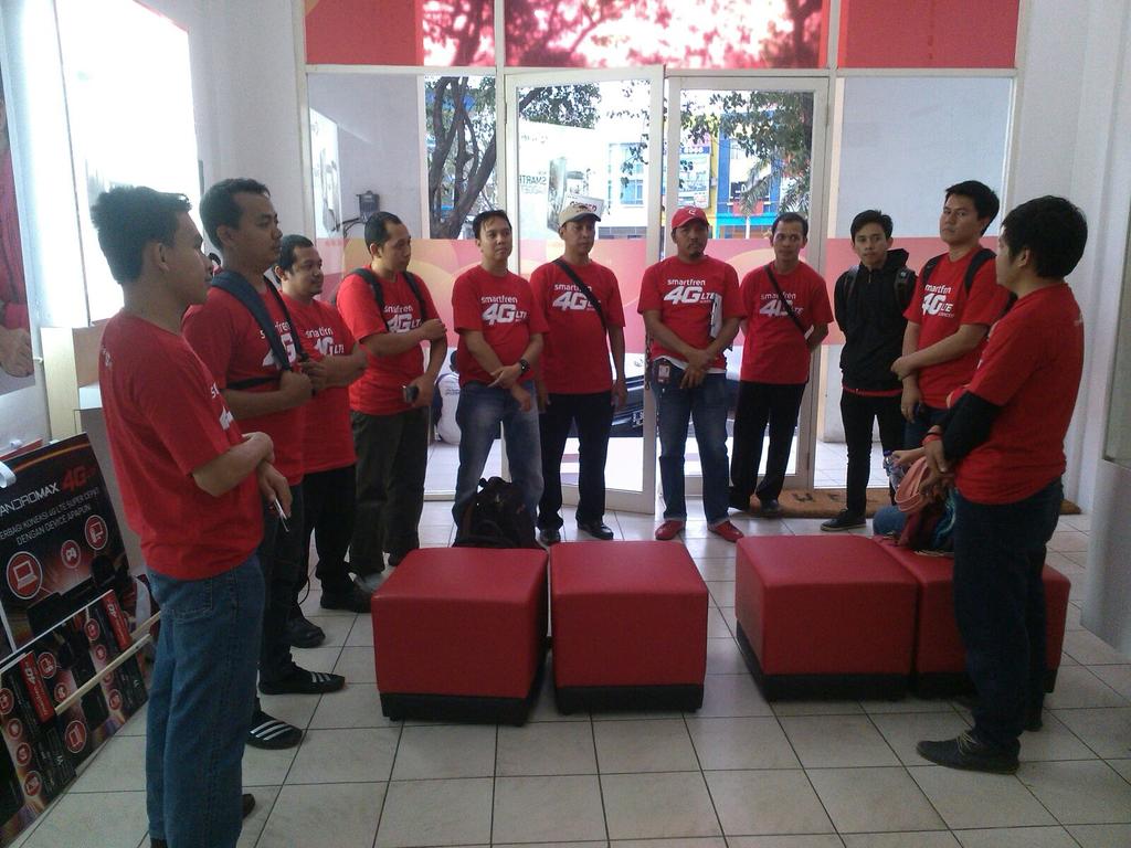 aristrik's tweet photo. #SmartfrenBlitz
Closing brief#SmartfrenBlitz#GoForIt http://t.co/FFBVQIICsJ