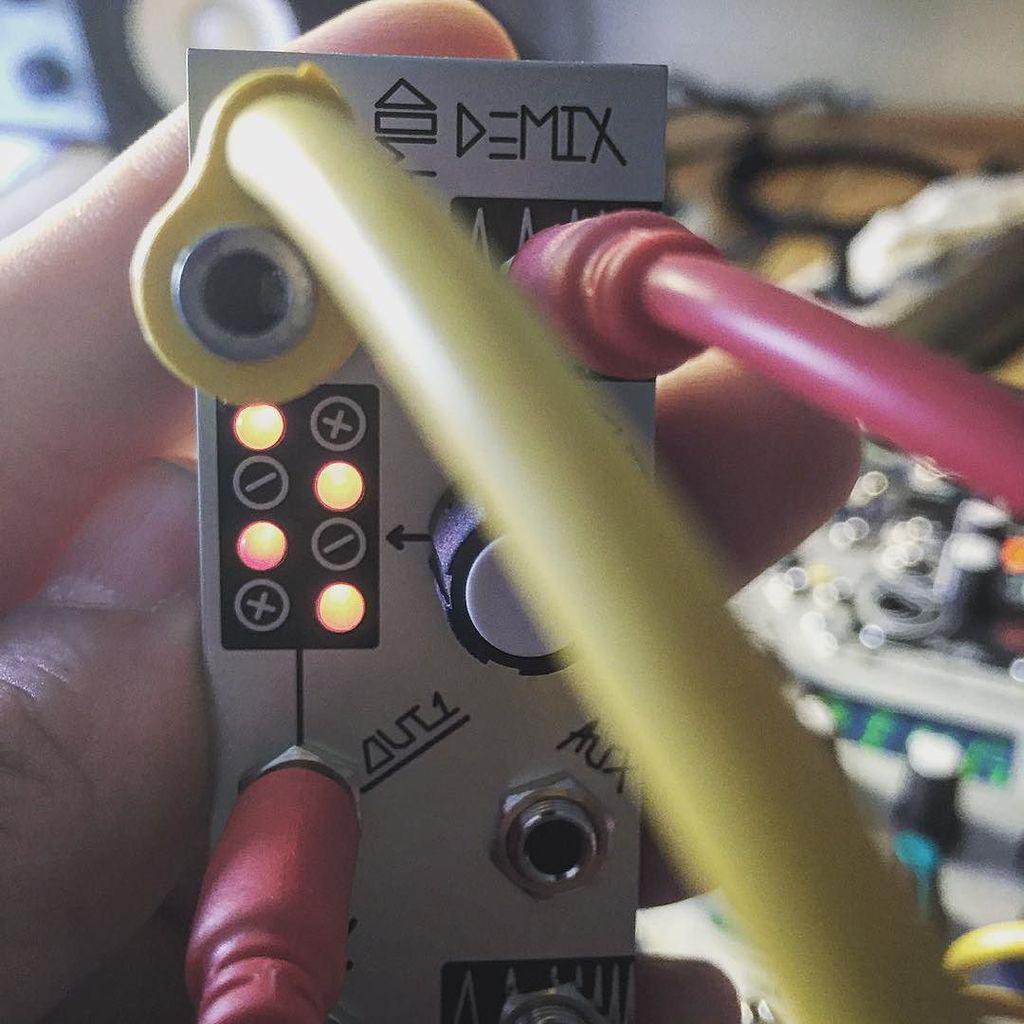 julienbayle's tweet photo. @makenoisemusic 's #moddemix module.
Tested it almost 2hours. Modulating audio signals, cl… http://t.co/uLxFXXszFO http://t.co/Ld1xKx2PYo