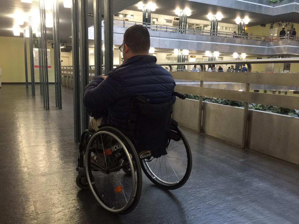 PagliariniSte's tweet photo. Io avvocato disabile senza posto auto:"Lo Stato non ci abbandoni". http://t.co/hO1mh0rmfk #avvocati #disability #news http://t.co/1tUBbjTbDc