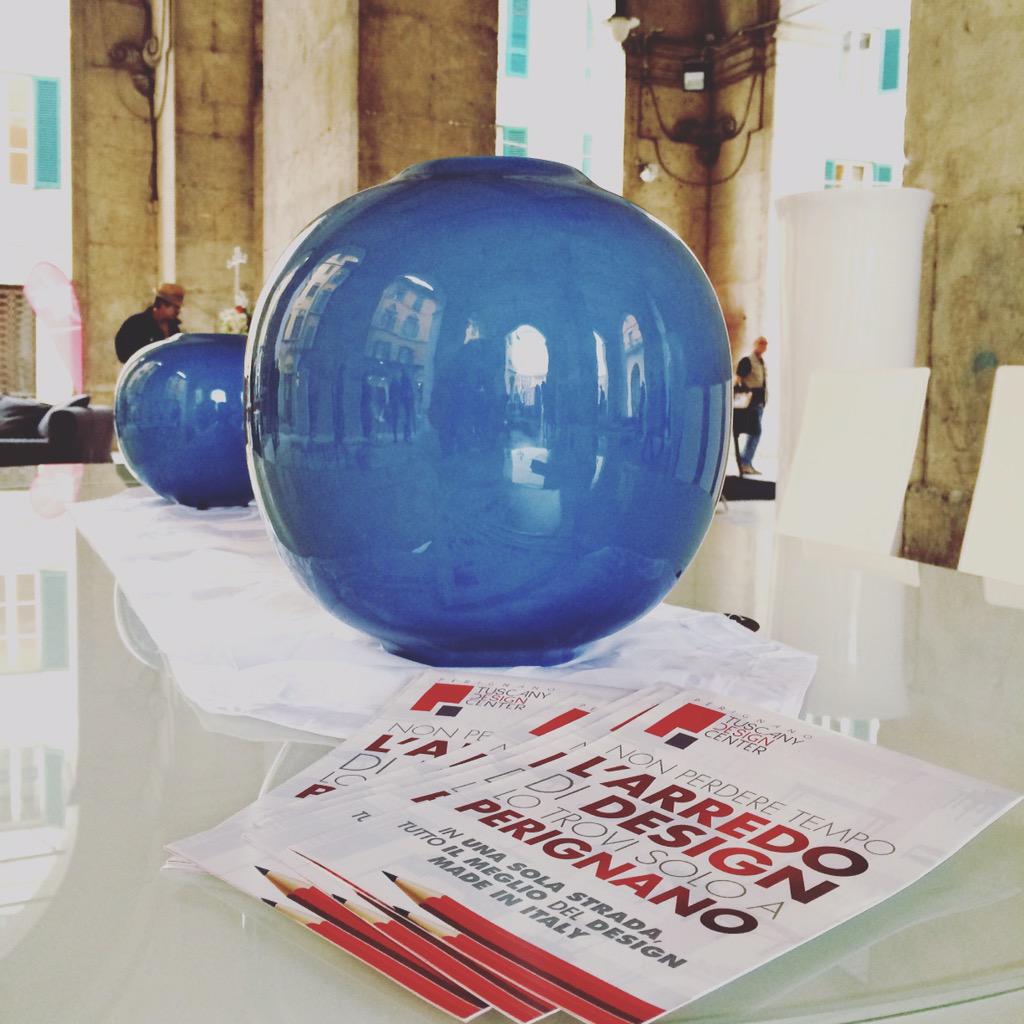 A noi del @tuscanydesign non ci ferma neanche il vento! Vi aspettiamo a #PISA  in #LoggedeiBanchi. #madeinitaly