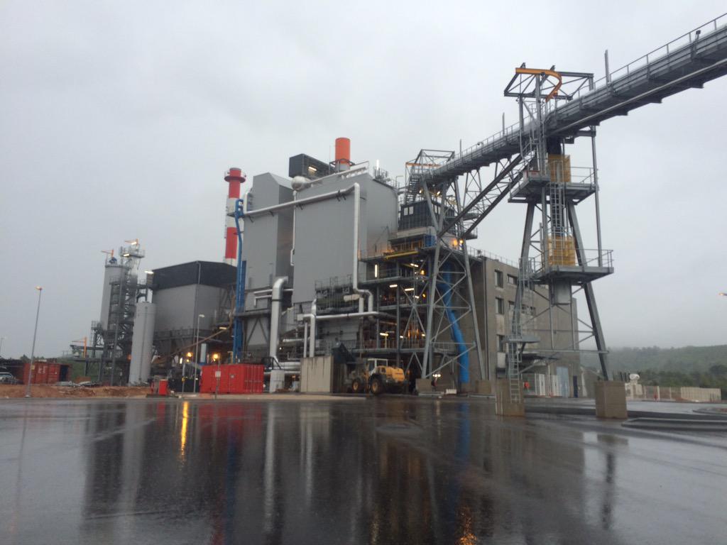 fm_lambert's tweet photo. Visite de la centrale biomasse de #Brignoles un projet à la taille du territoire et 100% français http://t.co/l1Na319Wvs