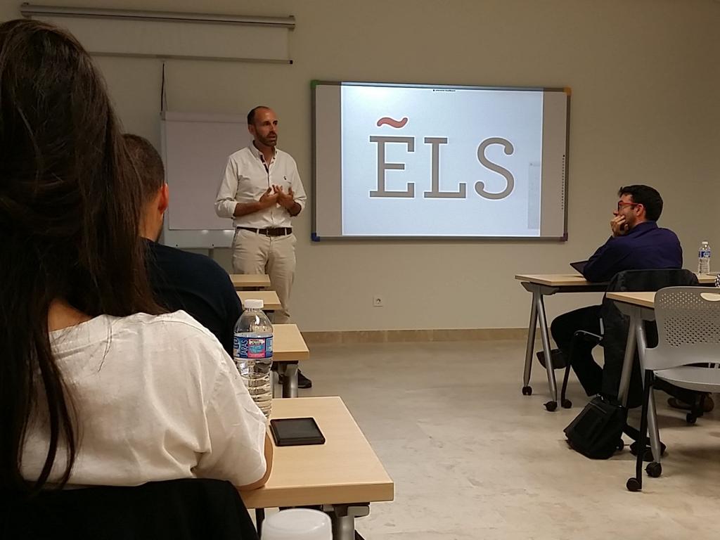 ppenalvera's tweet photo. @jmegias abordará métricas por modelos de negocio #métricasdepiratas #aamrr #ELS2015 http://t.co/0M4yMnLN3k