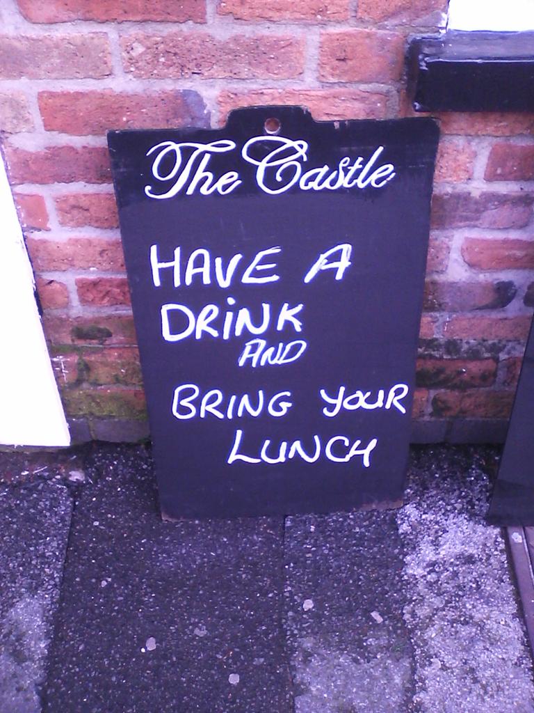 Bring your lunch to the Castle and relax with a drink.
Hot and cold drinks available.